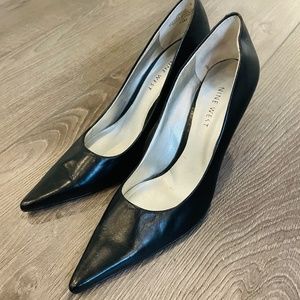 Nine West genuine whether black pumps